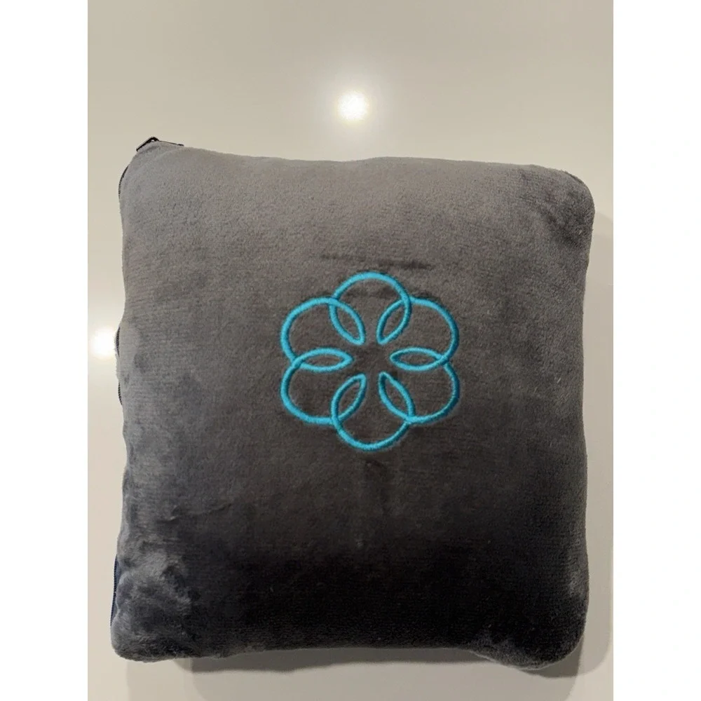 Apple Employee Mindful Minute Challenge fleece blanket throw, 50